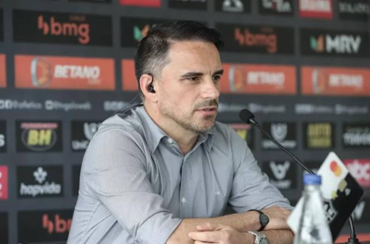 Rodrigo Caetano em entrevista coletiva no Atlético-MG