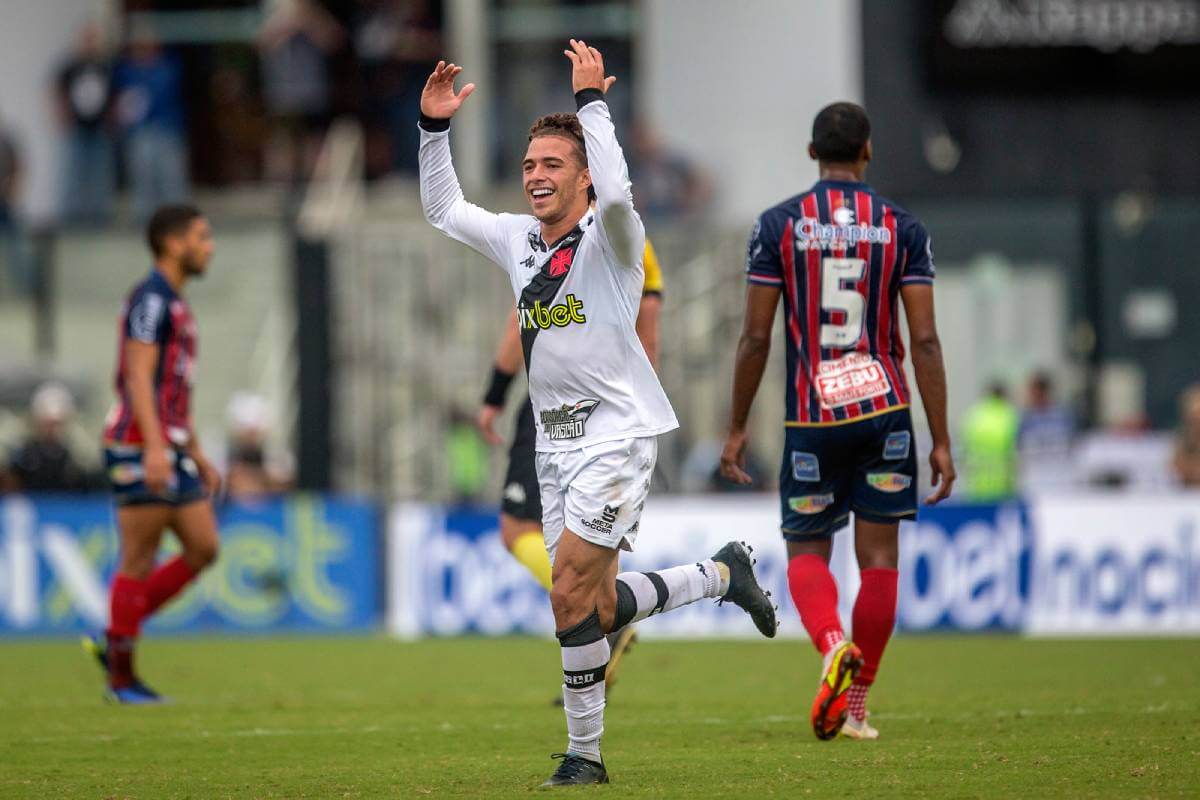 Figueiredo comemorando gol contra o Bahia pela Série B 2022
