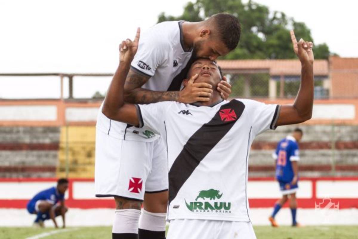 Eguinaldo comemorando gol contra o Audax pelo Carioca Sub-20 2022