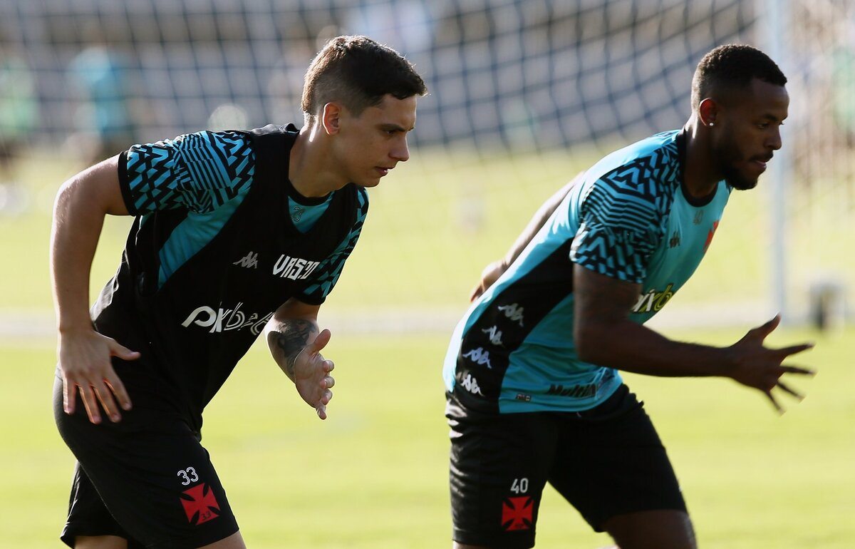 Sarrafiore e Ulisses durante treino do Vasco