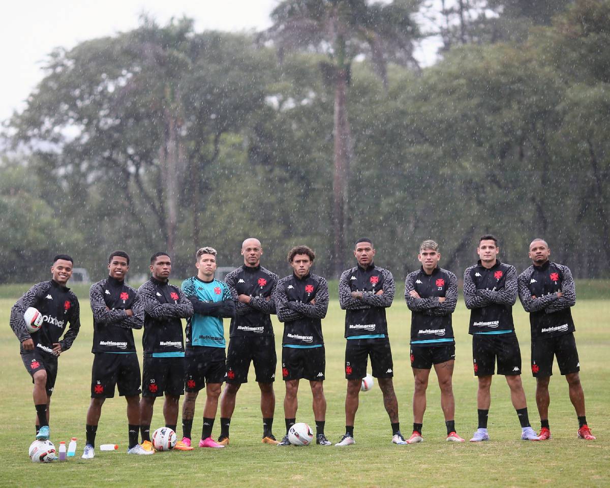 Jogadores do Vasco em Londrina