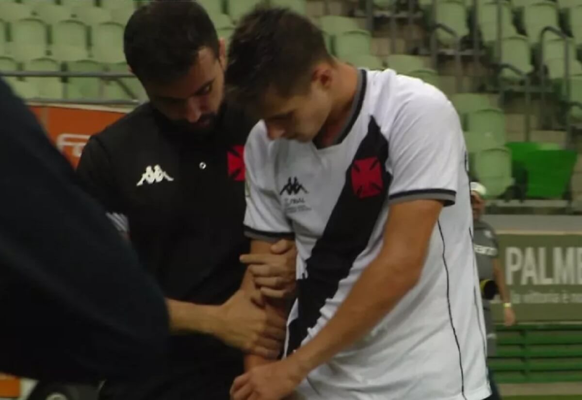 Guilherme Estrella com braço deslocado em Palmeiras x Vasco pela final da Copa do Brasil Sub-17