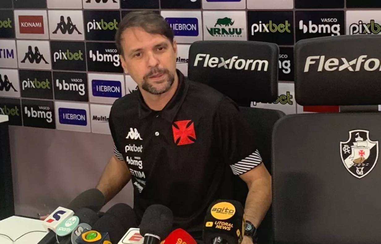 Maurício Souza em apresentação no Vasco