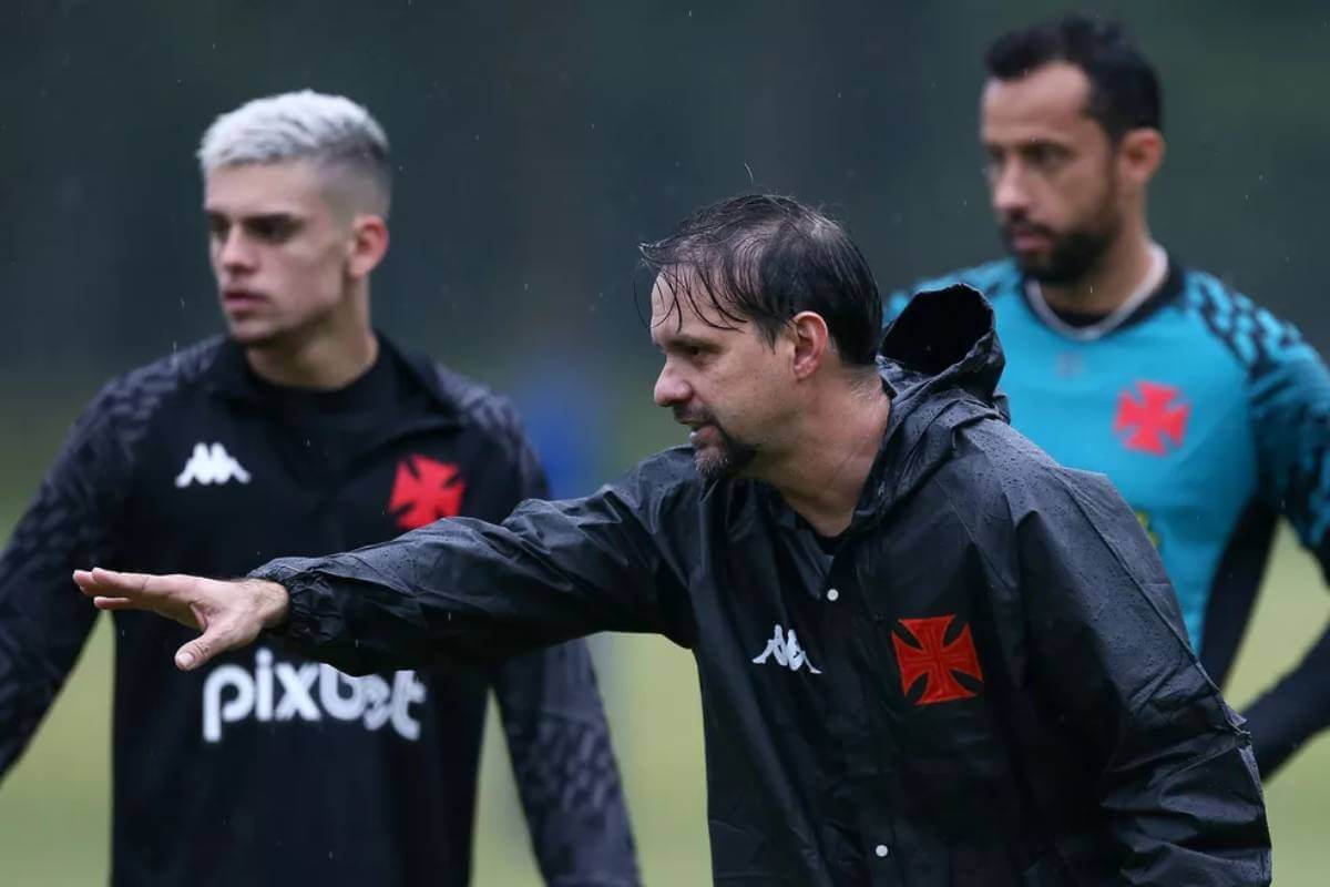 Maurício Souza durante treino do Vasco