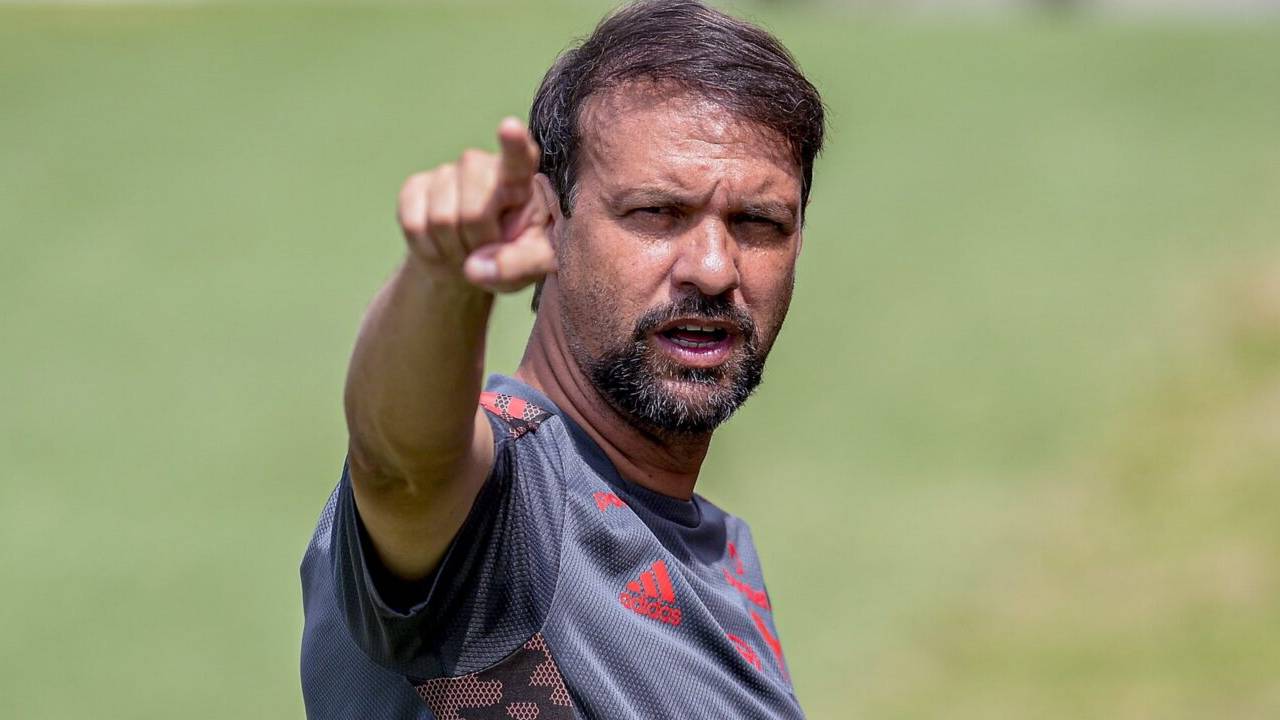 Mauricio Souza em ação pelo Flamengo