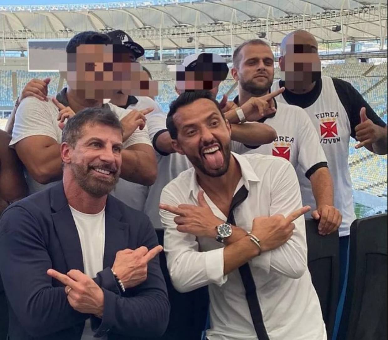 João Victor com Nenê e Pedrinho no Maracanã