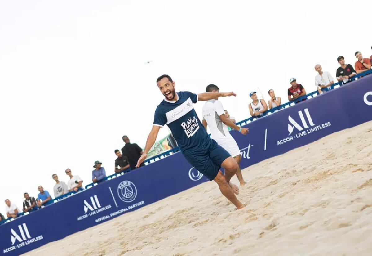 Nenê em evento do PSG na Praia de Copacabana