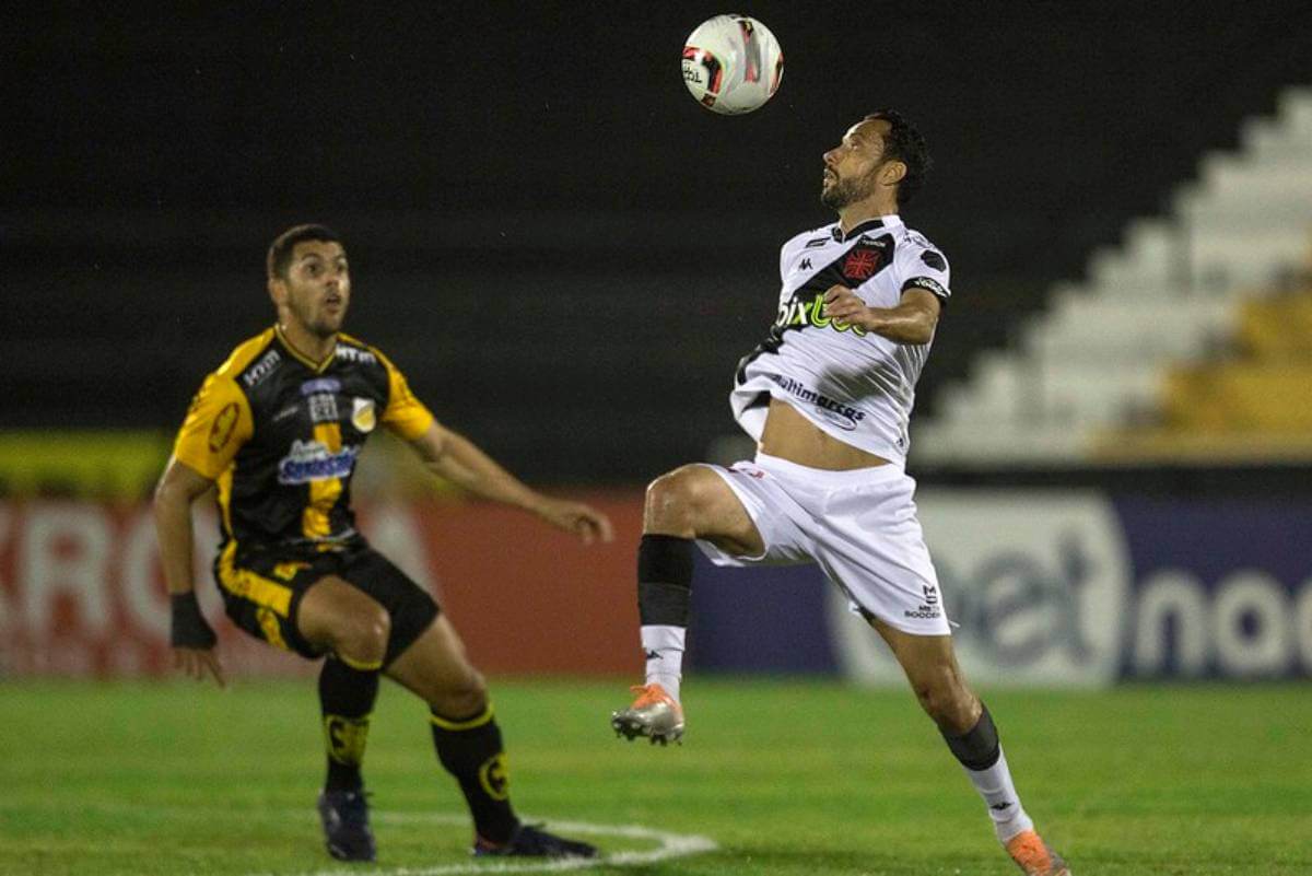 Nenê durante jogo contra o Novorizontino pela Série B 2022