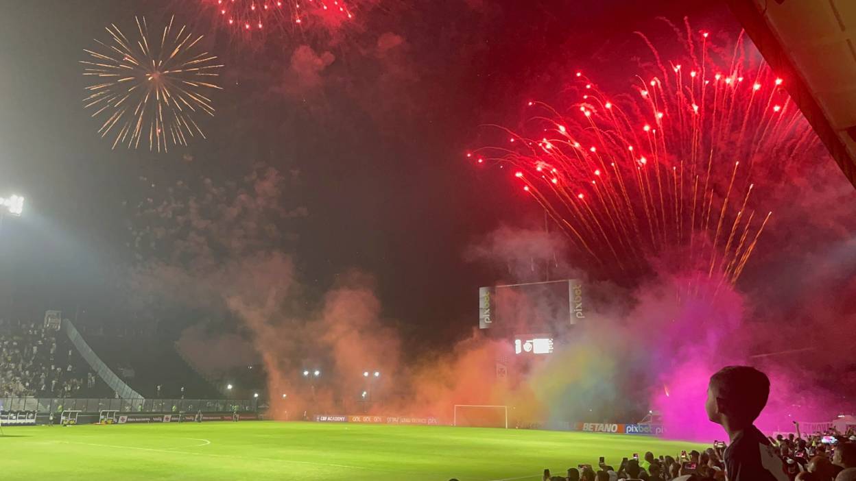 Festa da torcida do Vasco contra o Operário