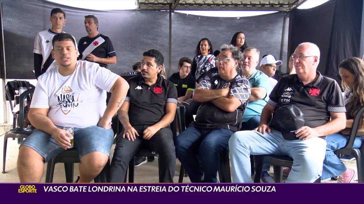 Vascaínos vendo o jogo contra o Londrina no Mirante da Colina