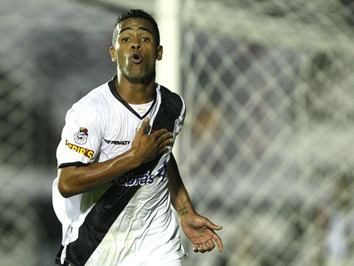 Alex Teixeira em ação pelo Vasco em 2009