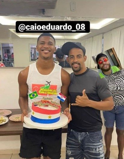 Caio Eduardo em despedida antes da viagem a Croácia