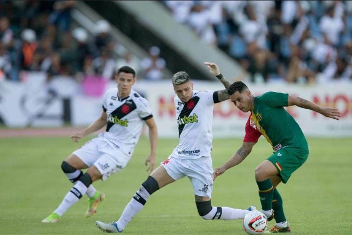 Gabriel Pec durante o jogo contra o Sampaio Corrêa