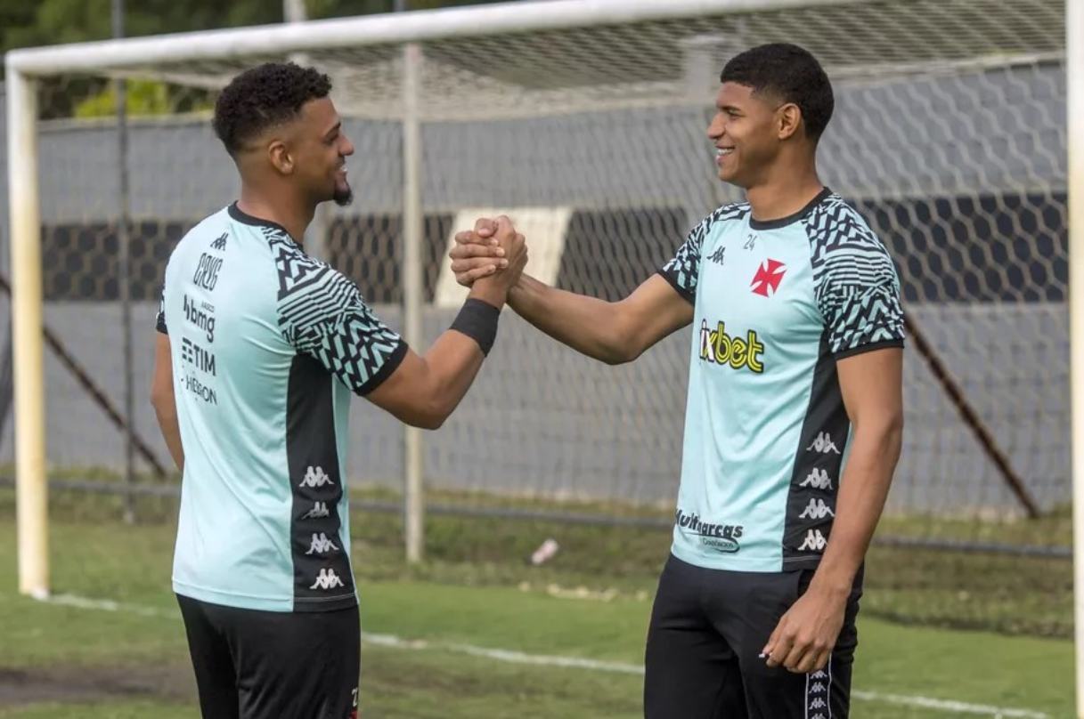 Halls e Alexander foram formados da base do vasco