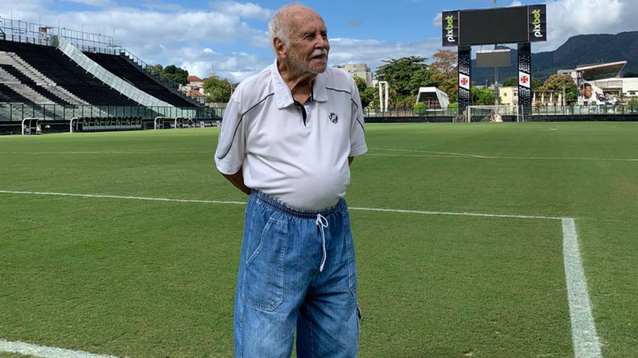 Sr. Luiz de Faria é sócio do Vasco desde 04 de novembro de 1939