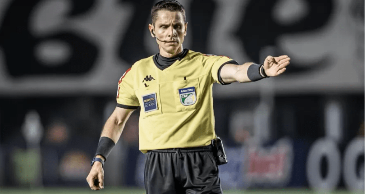 Douglas Marques das Flores, árbitro de Vasco x Chapecoense pela Série B 2022