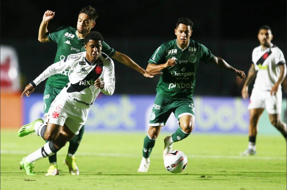 Andrey Santos durante jogo contra o Guarani