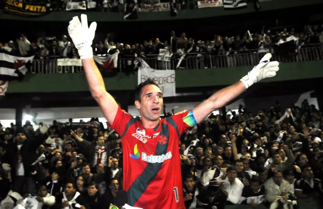 Fernando Prass comemorando título da Copa do Brasil 2011 pelo Vasco