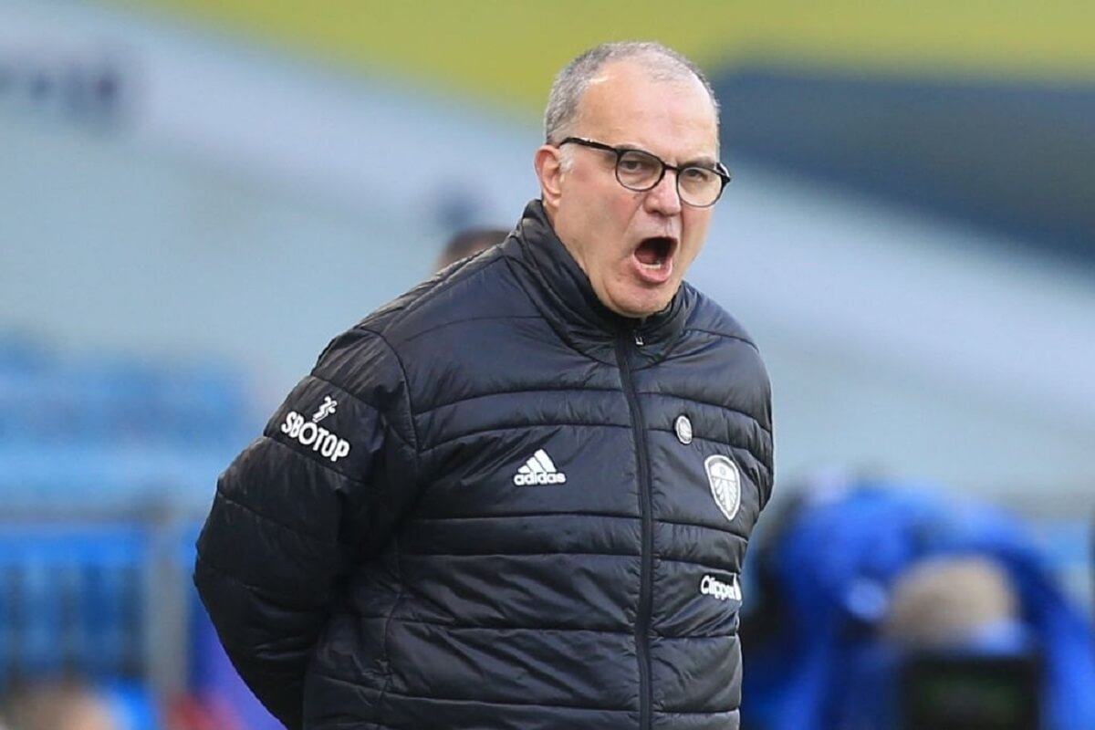 Marcelo Bielsa comandando o Leeds United