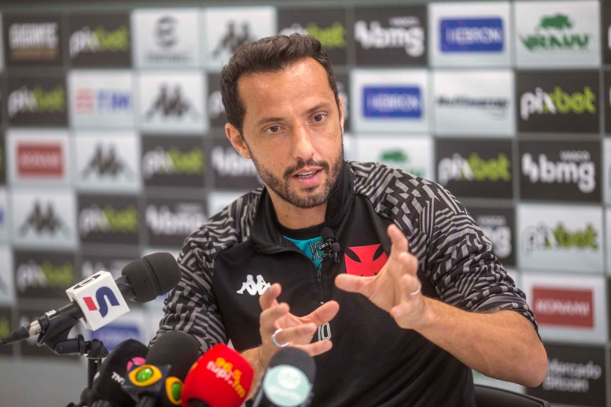 Nenê durante coletiva antes do jogo contra o Bahia