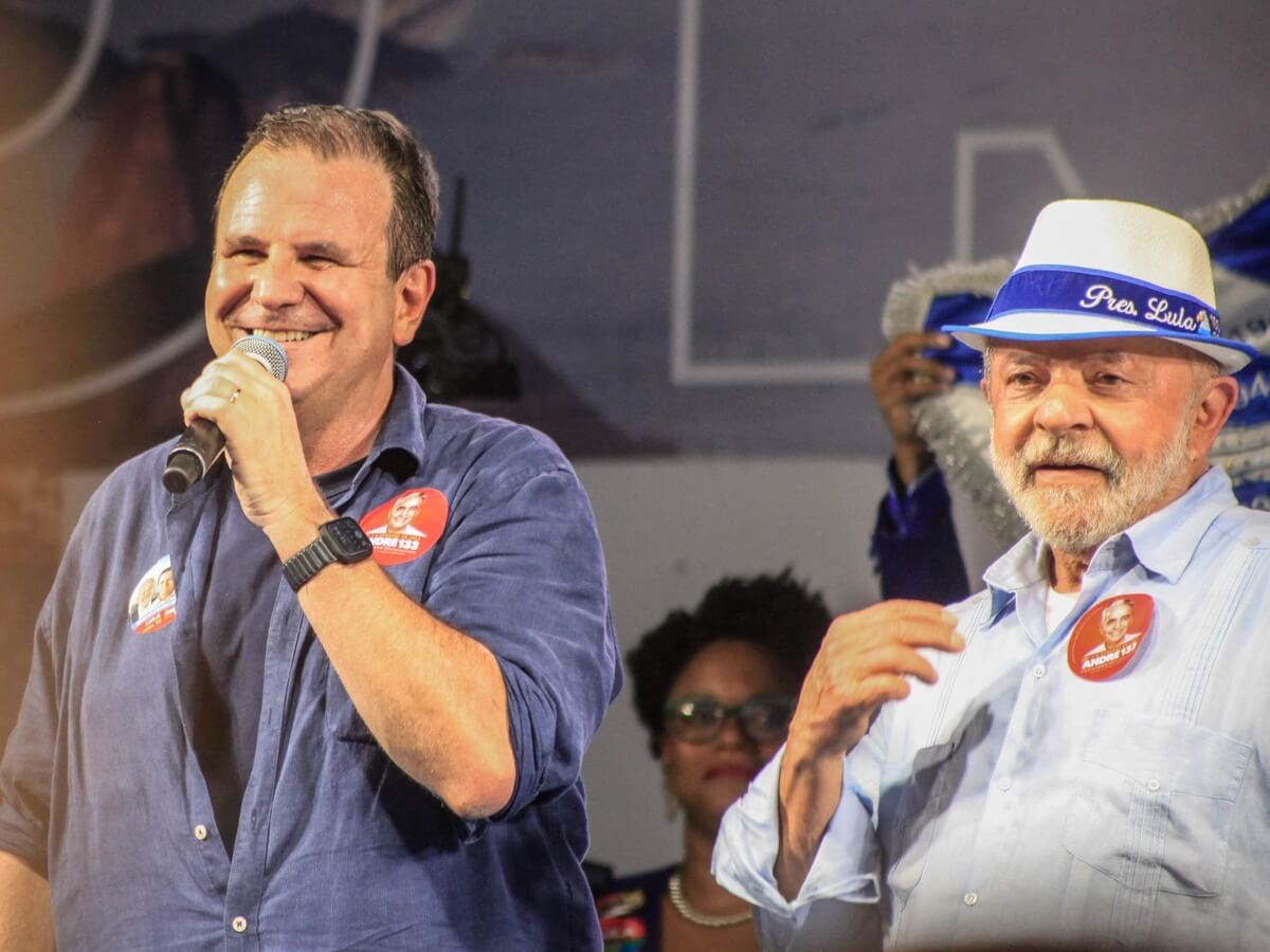 Lula ao lado de Eduardo Paes durante evento no Rio