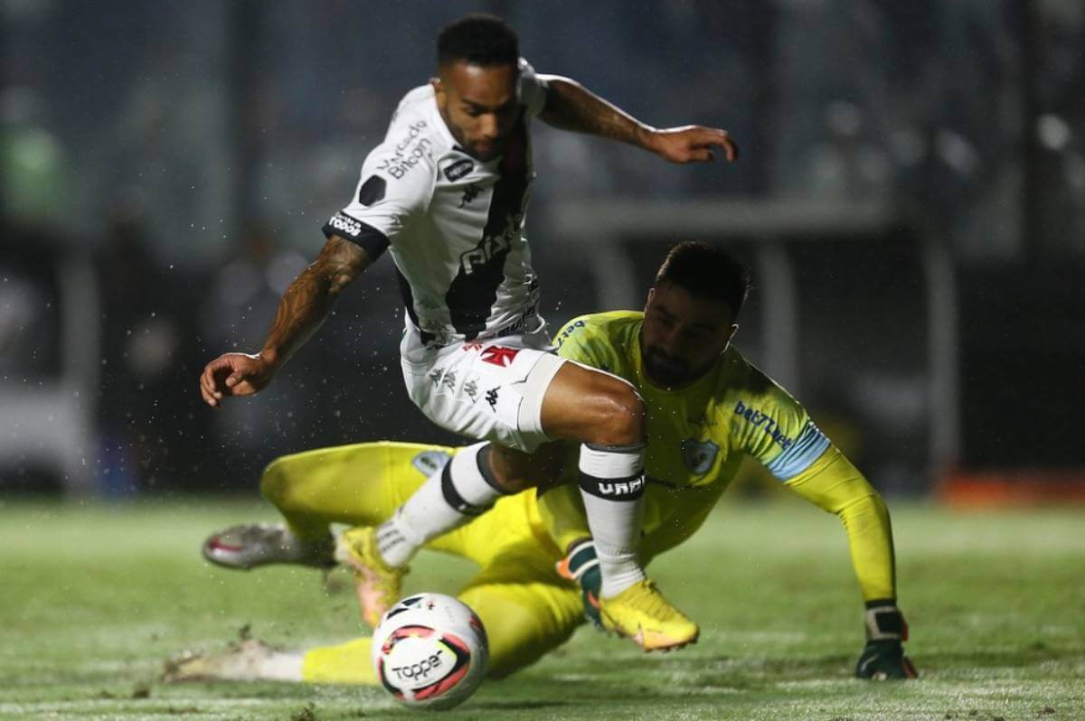 Alex Teixeira em ação pelo Vasco contra o Londrina