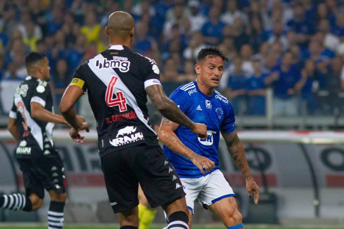 Anderson Conceição atuando contra o Cruzeiro