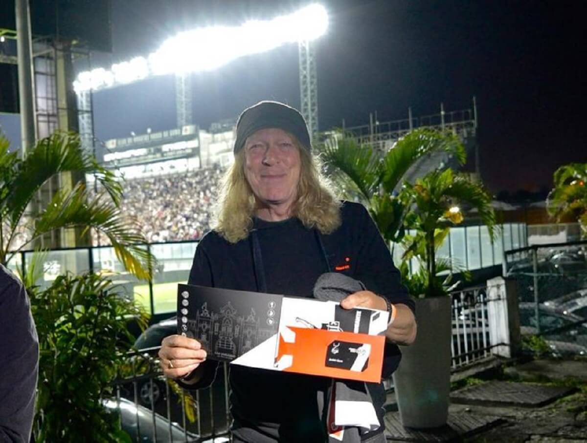 Janick Gers, guitarrista do Iron Maiden, em São Januário