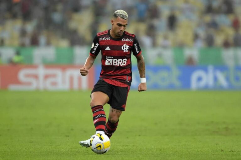 Jogador Do Flamengo Provoca O Vasco E Revela Torcida Para O Londrina ...