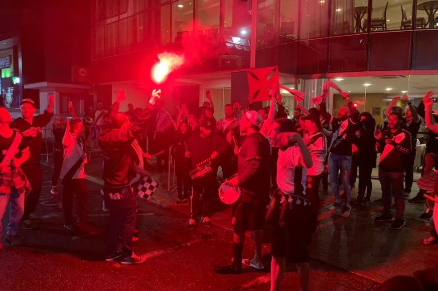 Torcida recebe o Vasco com festa em Brusque