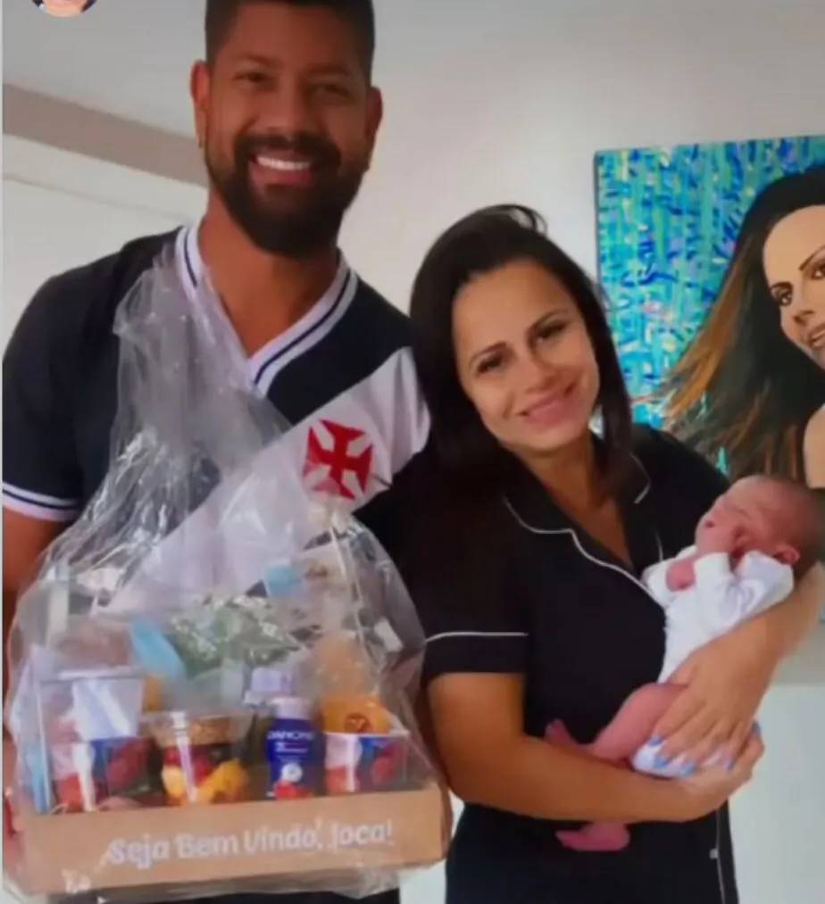 Guilherme, Viviane Araújo e o filho Joaquim