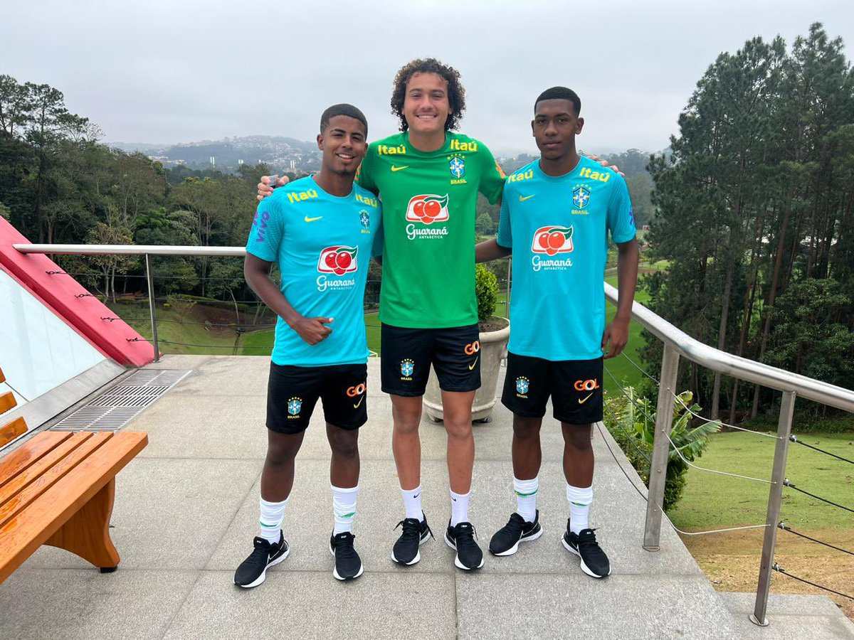 Matheus Oliveira, Phillipe Gabriel e Rayan na Seleção Brasileira Sub-17