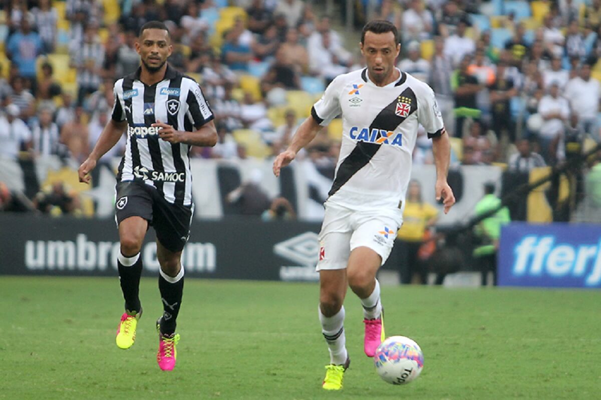 Nenê observado por Luis Ricardo em Vasco x Botafogo pela final do Carioca 2016