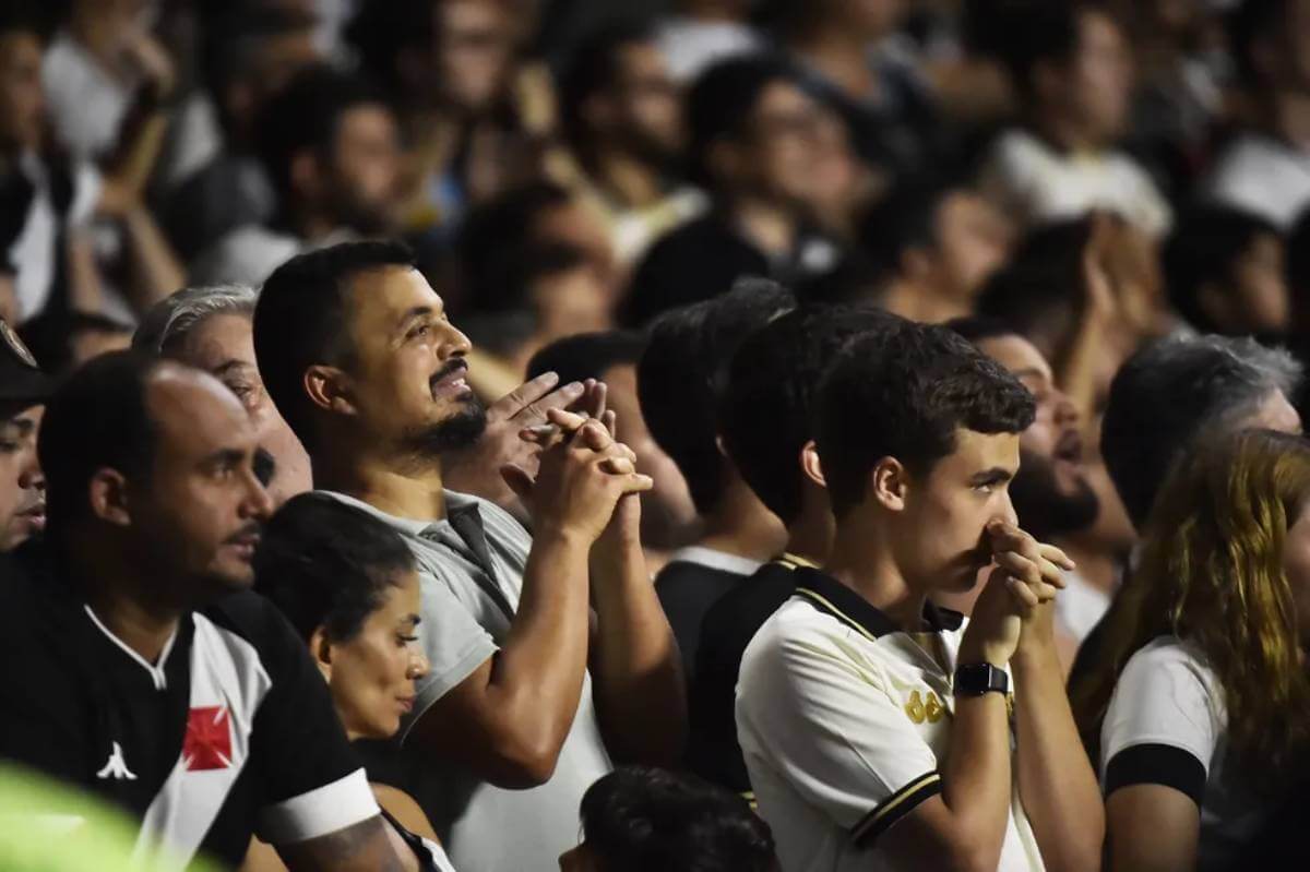 Torcida do Vasco durante o jogo contra o Sampaio Corrêa