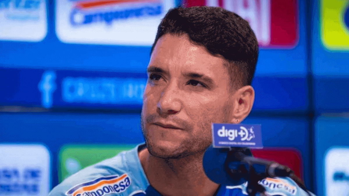 Ex-meia e atual comentarista Thiago Neves