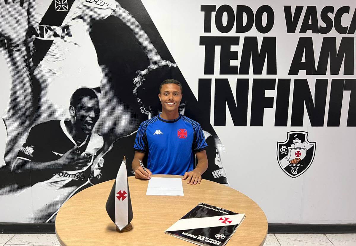 Vasco renova contrato com Allan Vitor, do Sub-20