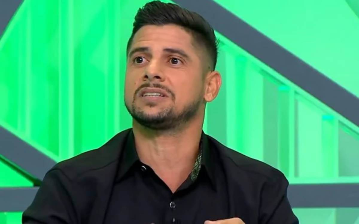 Cicinho ex-jogador de futebol