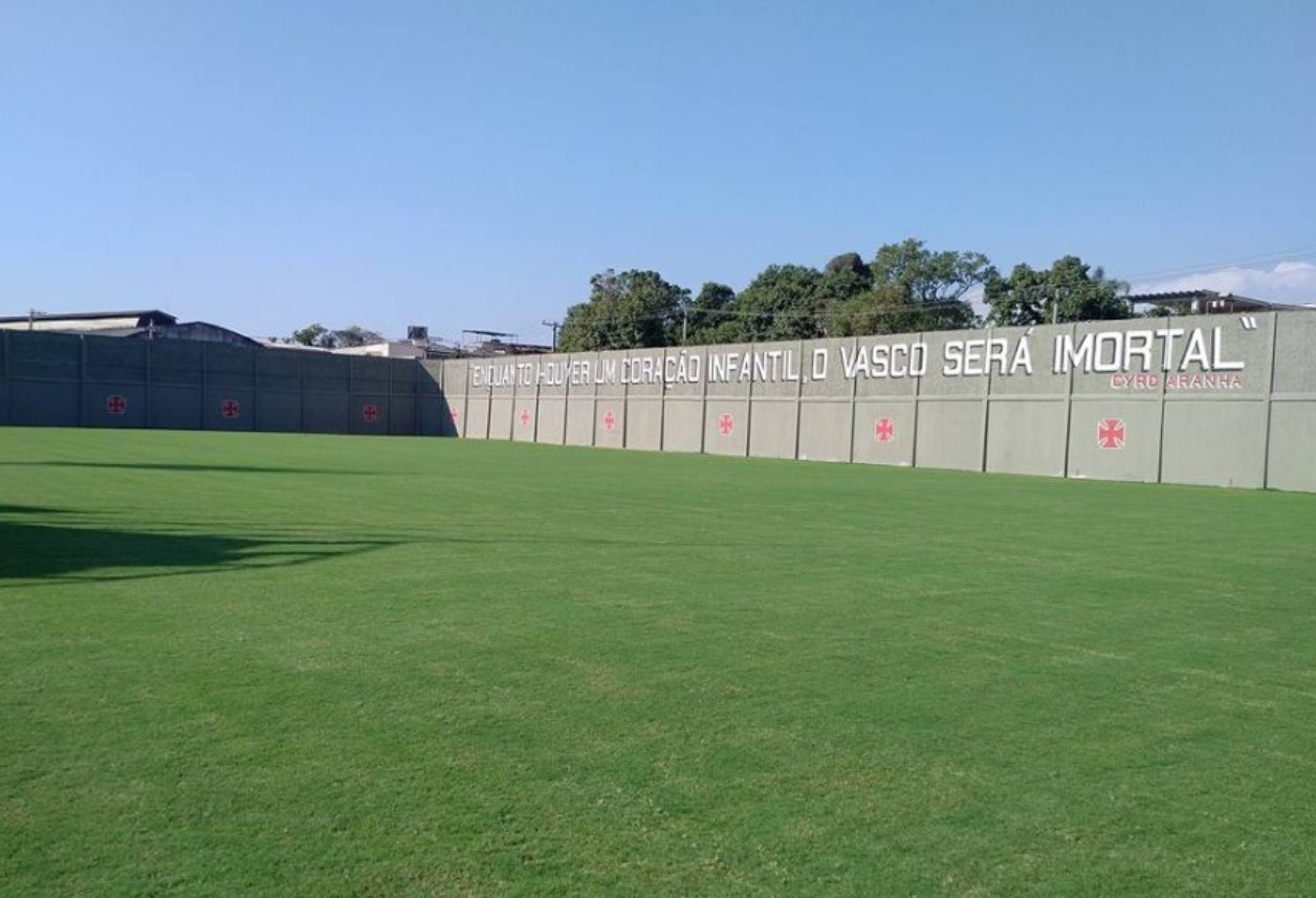 Frase de Cyro Aranha no campo anexo de São Januário