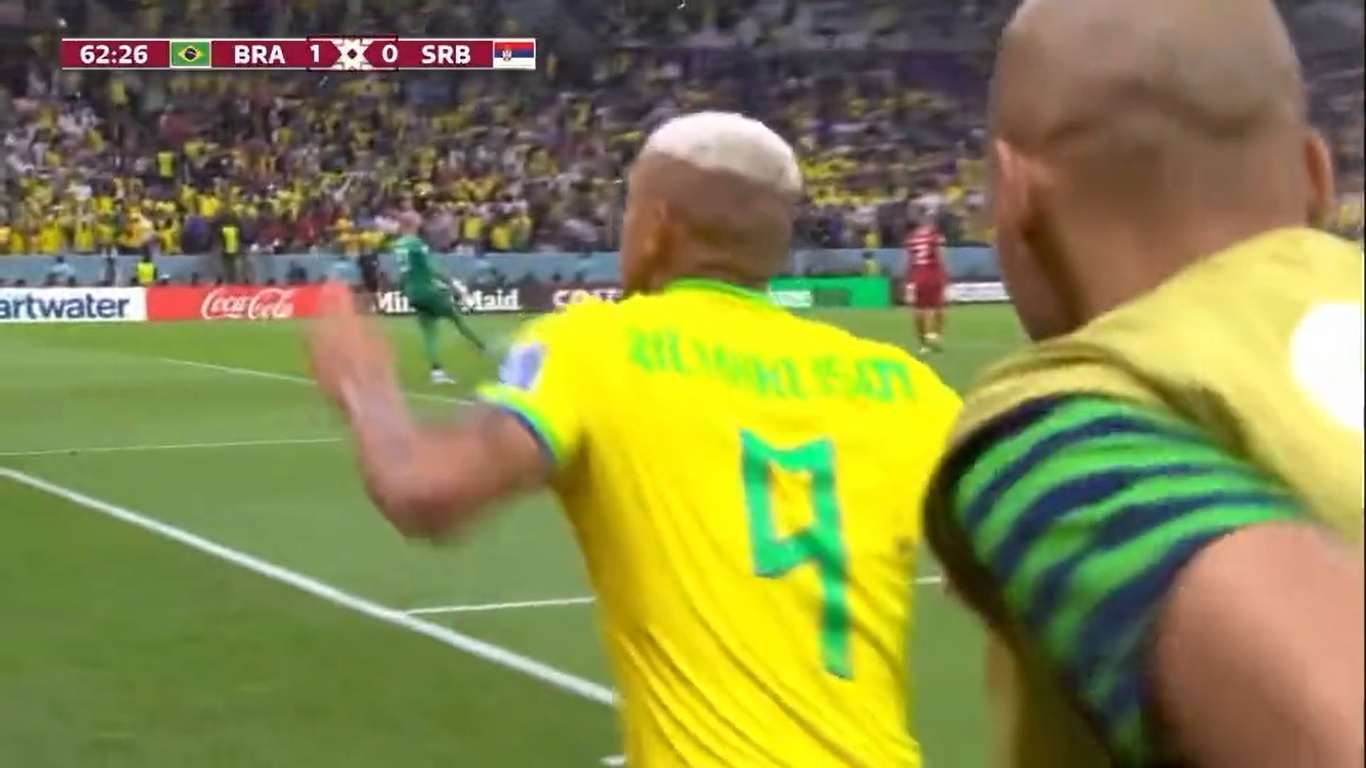 Richarlison faz trem bala em comemoração do gol do Brasil