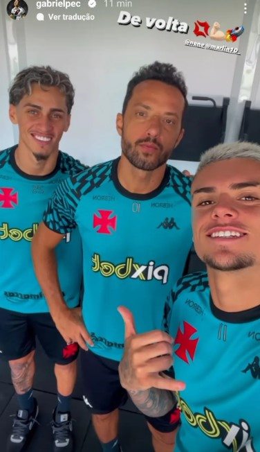 Gabriel Pec, Nenê e Marlon Gomes na reapresentação do elenco do Vasco