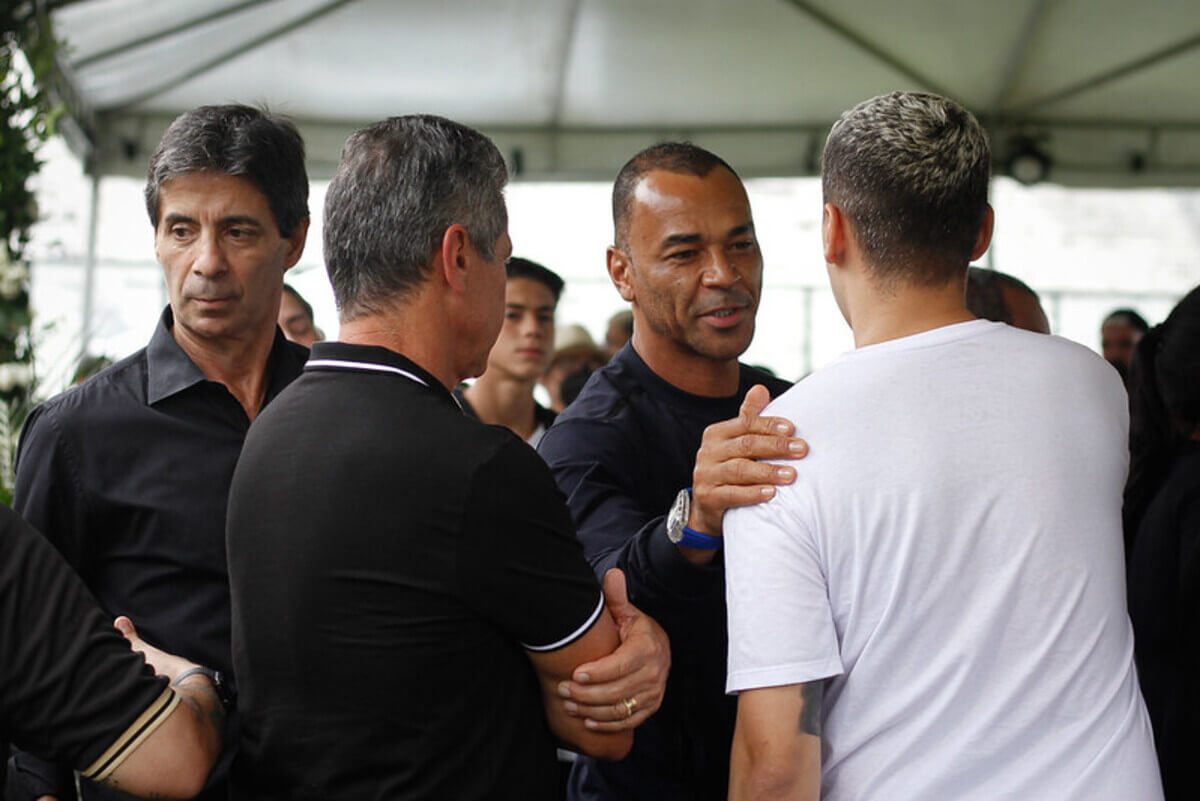 Cafu no velório de Dinamite