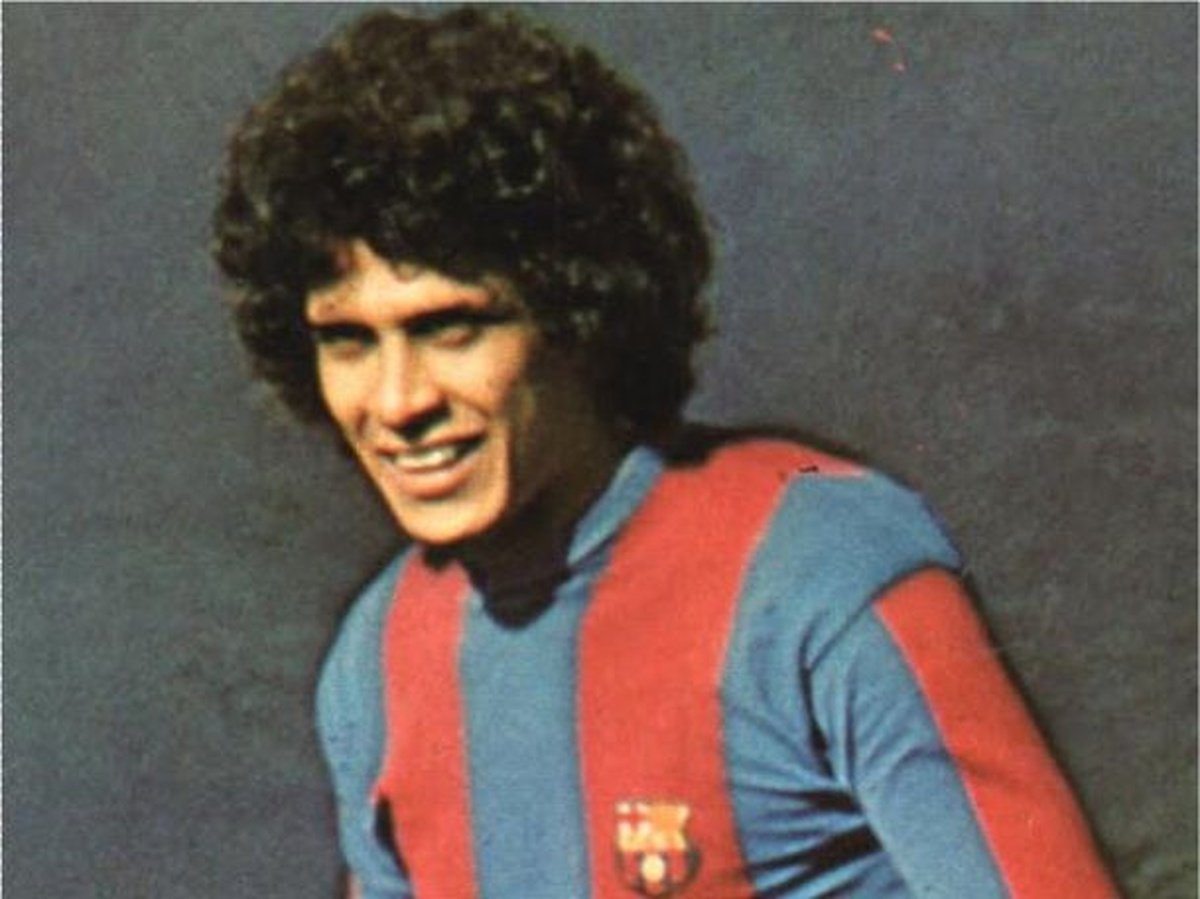 Roberto Dinamite com a camisa do Barcelona