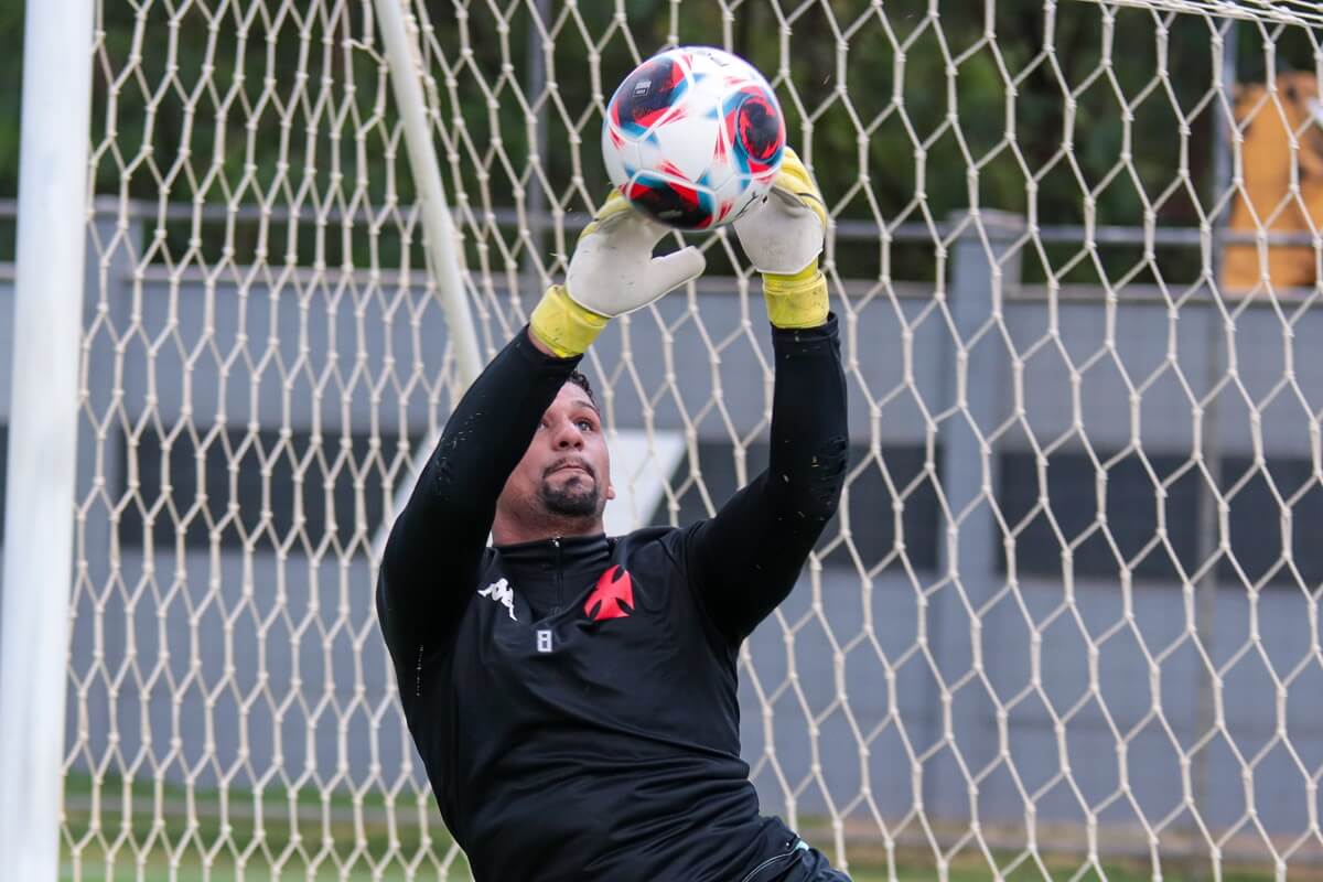 Alexander em treino do Vasco no CT Moacyr Barbosa