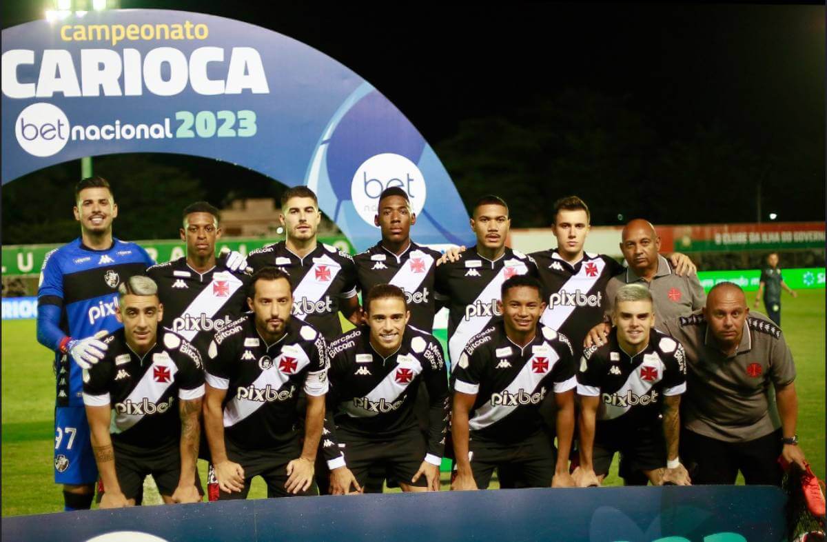 Jogadores do Vasco em jogo contra a Portuguesa-RJ