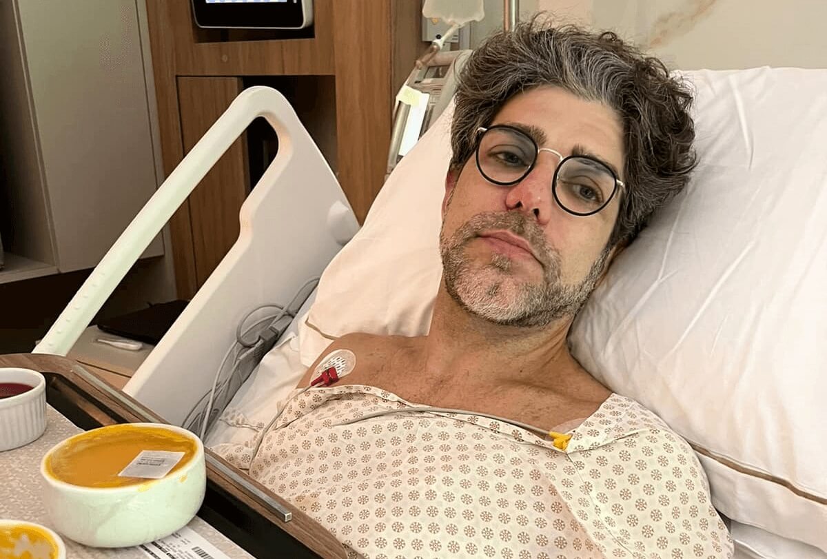 Juninho Pernambucano durante internação em hospital para cirurgia de hérnia