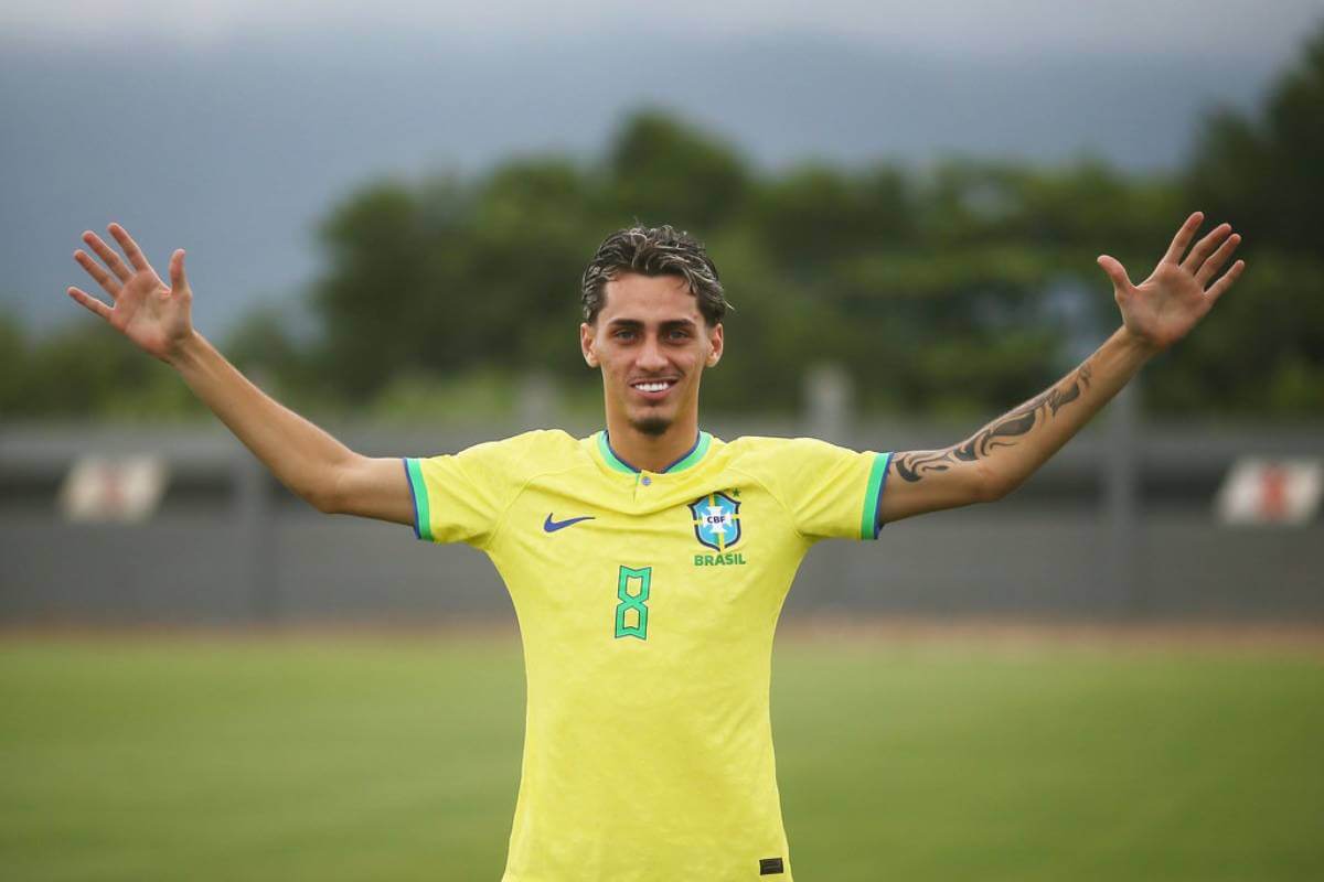 Marlon Gomes com a camisa da Seleção Brasileira