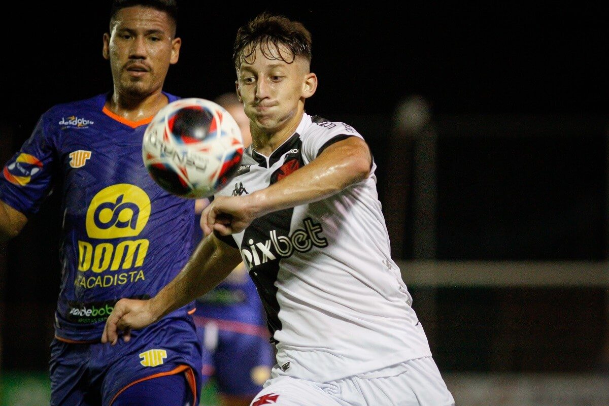 Matías Galarza em ação pelo Vasco contra o Audax pelo Campeonato Carioca 2023