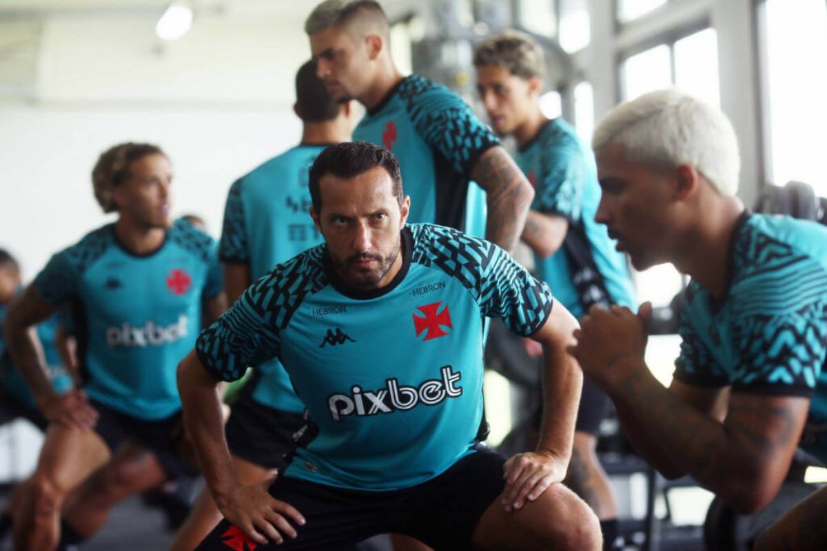 Nenê durante treino do Vasco da Gama