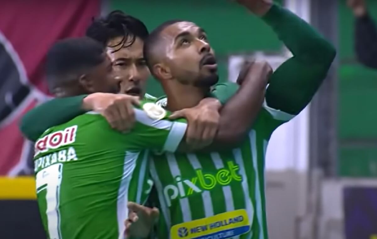 Paulo Henrique comemorando gol pelo Juventude contra o Flamengo pelo Brasileiro 2022