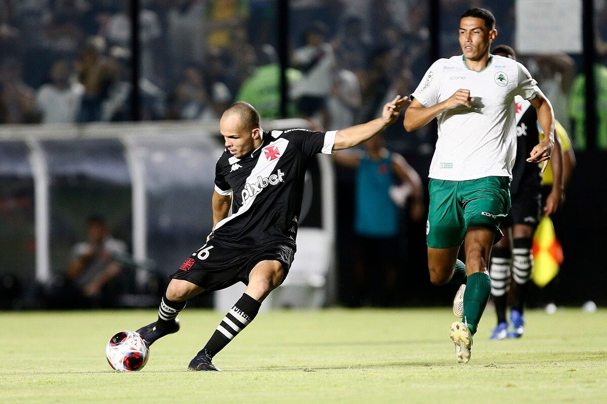 Rodrigo em ação pelo Vasco contra o Boavista pelo Carioca 2023